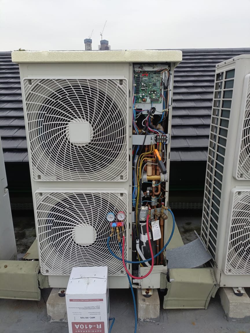 Pemeriksaan unit outdoor VRV